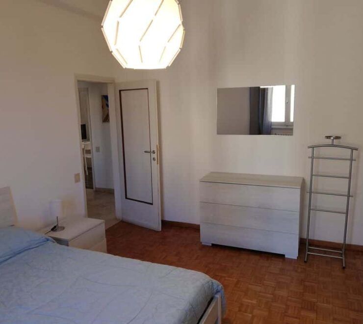 Room in Via Domenico Cimarosa, Firenze for 92 m² with 3 bedrooms